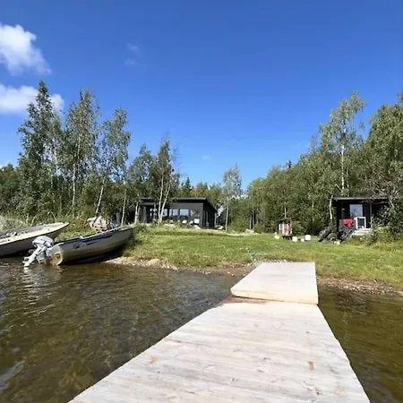 Modernia Majoitusta Luonnon Keskellae Villa