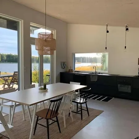 Villa Modernia Majoitusta Luonnon Keskellae